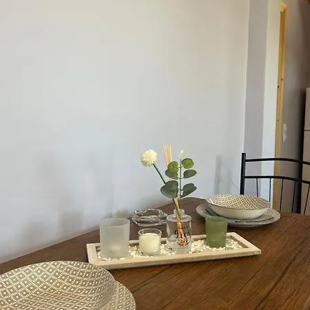 Nick House * Nikiana