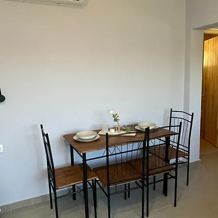 Nick House Apartman